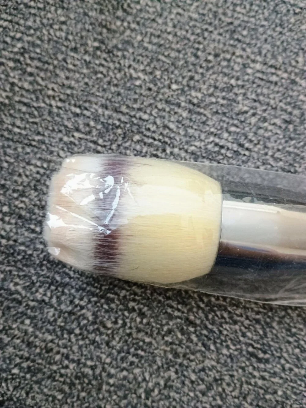 BN IT COSMETICS HEAVENLY LUXE FLAT TOP FLUFFLY POWDER FOUNDATION BRUSH
